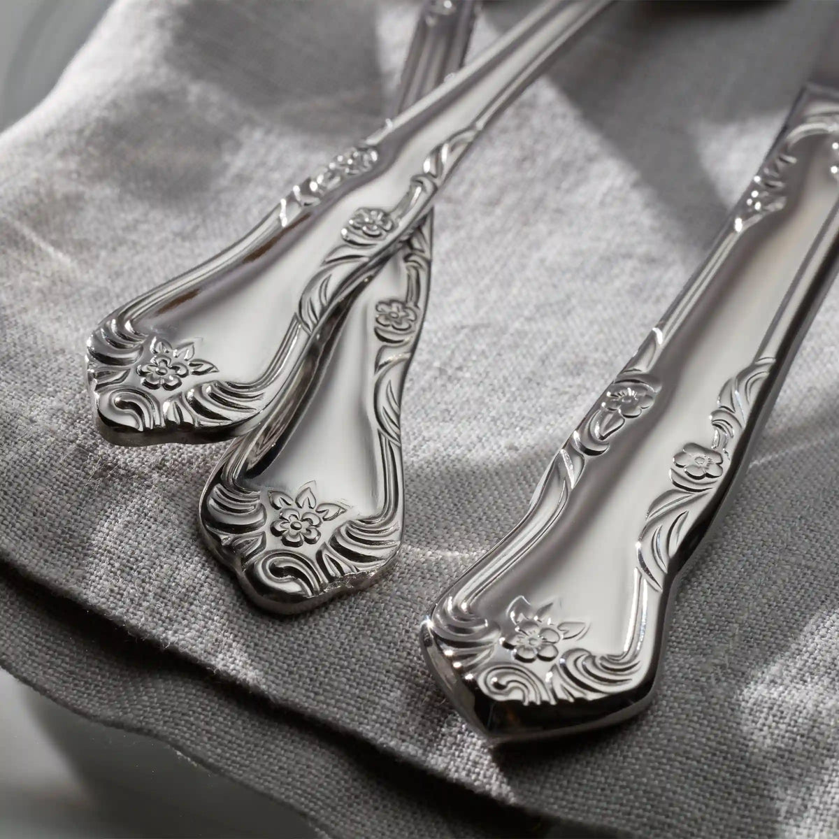 Azalea 20-Piece Flatware Set