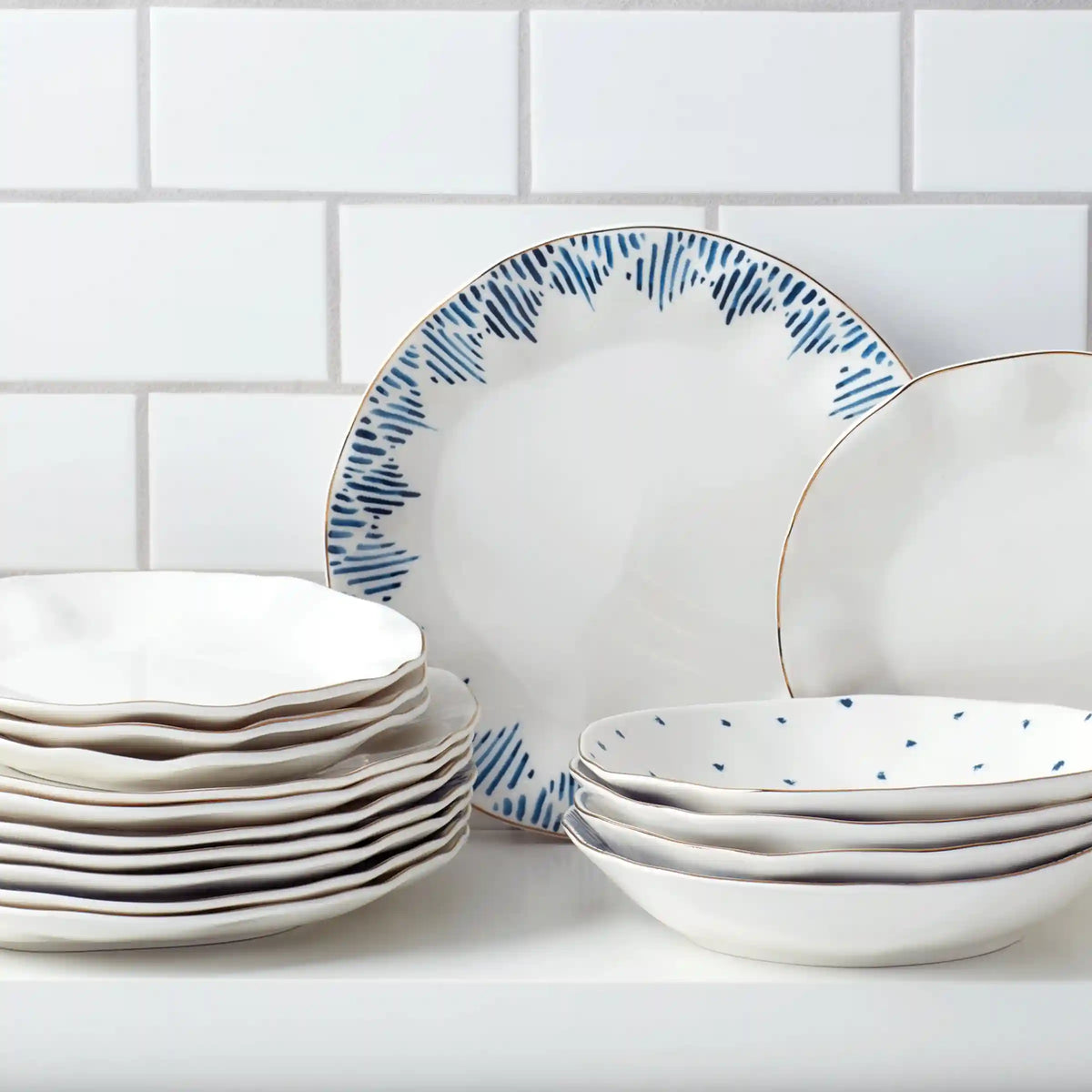 Blue Bay White Dinner Plates, Set of 4