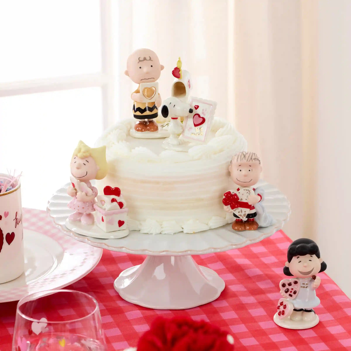 Peanuts 5-Piece Valentine's Figurine Set