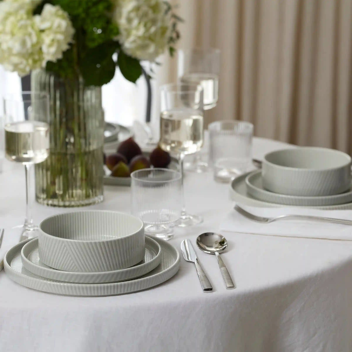 Modulus Vapor 16-Piece Dinnerware Set