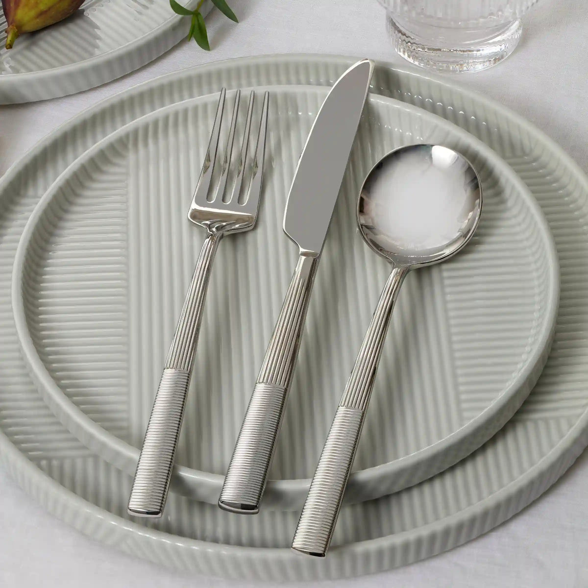 Modulus Vapor 16-Piece Dinnerware Set