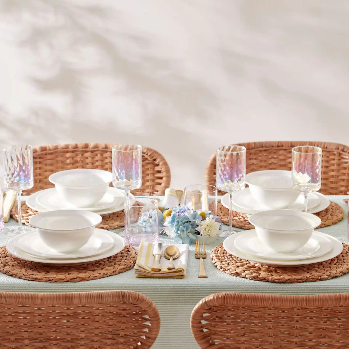 Studio 1414 Rimmed 16-Piece Dinnerware Set