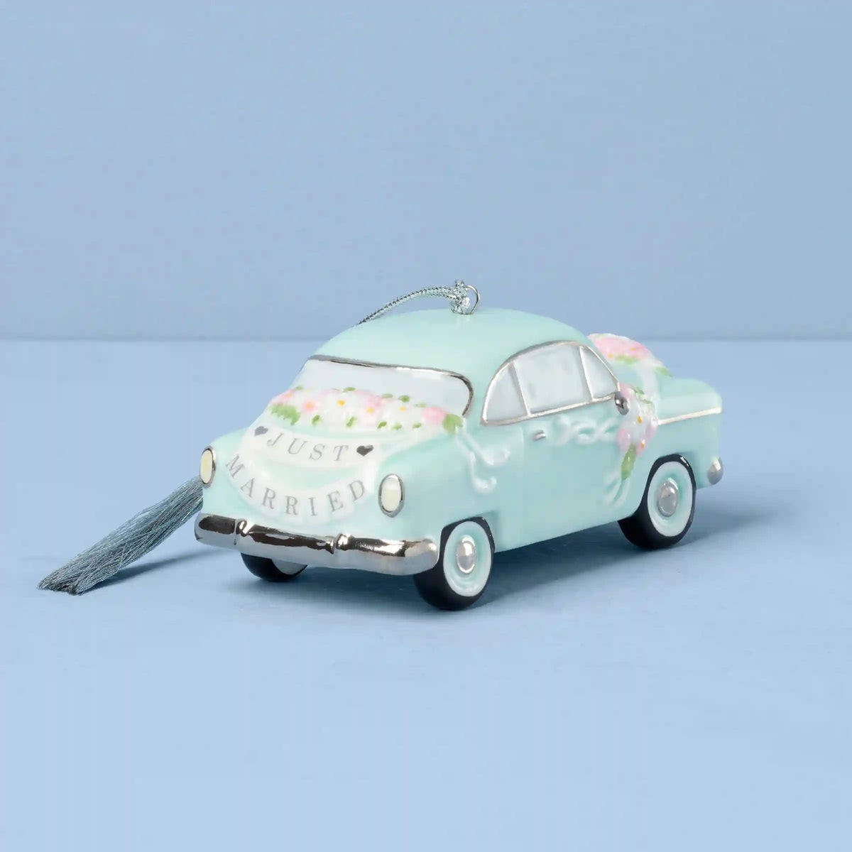 2026 Just Married Vintage Car Ornament