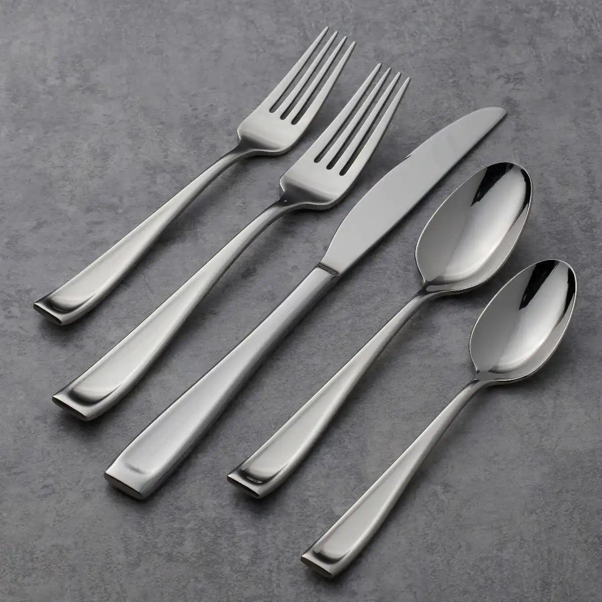 Moda 65-Piece Flatware Set