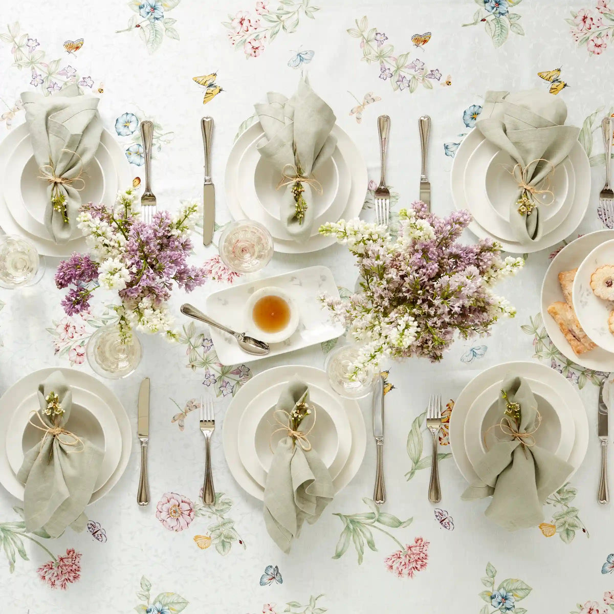 Bay Colors White Accent Plates, Set of 4