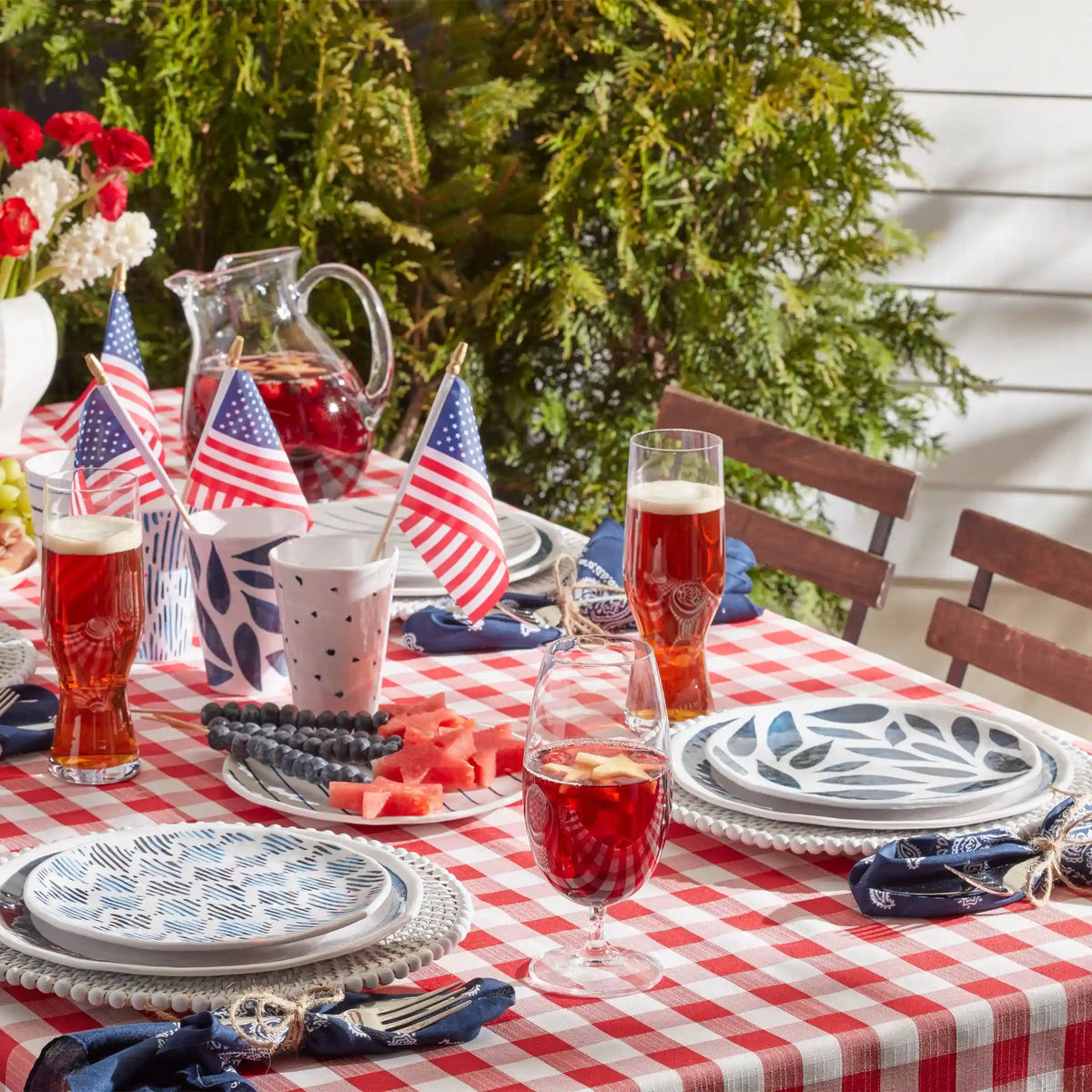 Blue Bay Melamine 16-Piece Dinnerware Set