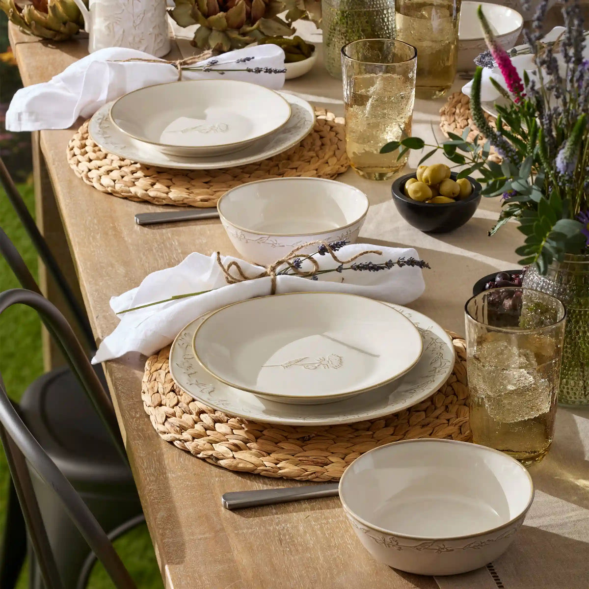 Homespun 16-Piece Dinnerware Set