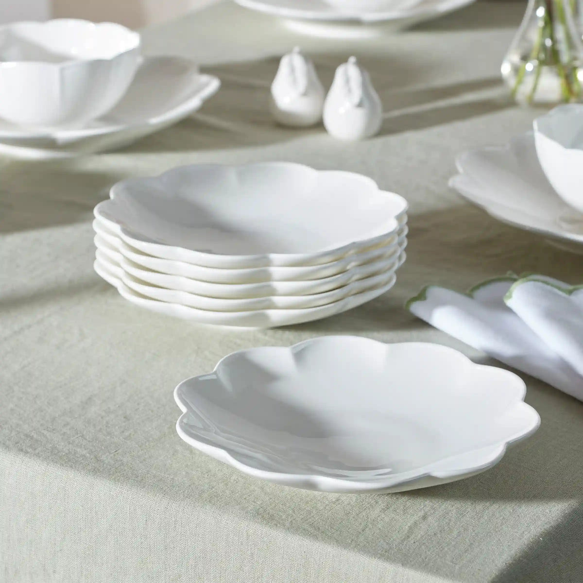 Studio 1414 Scallop Accent Plates, Set of 6