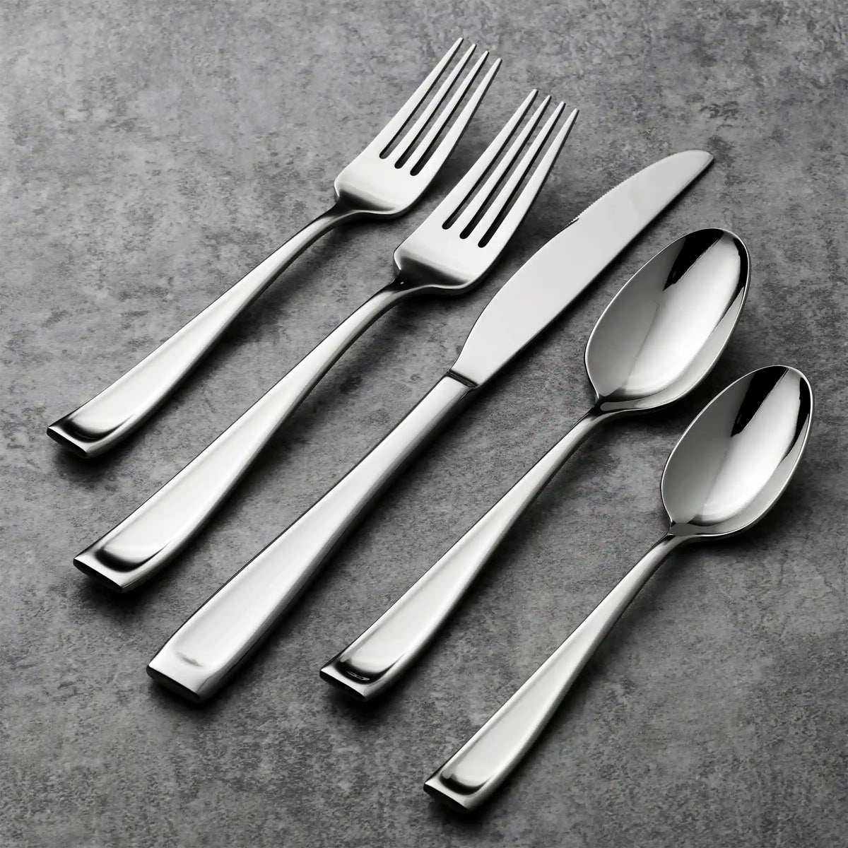 Moda 75-Piece Flatware Set