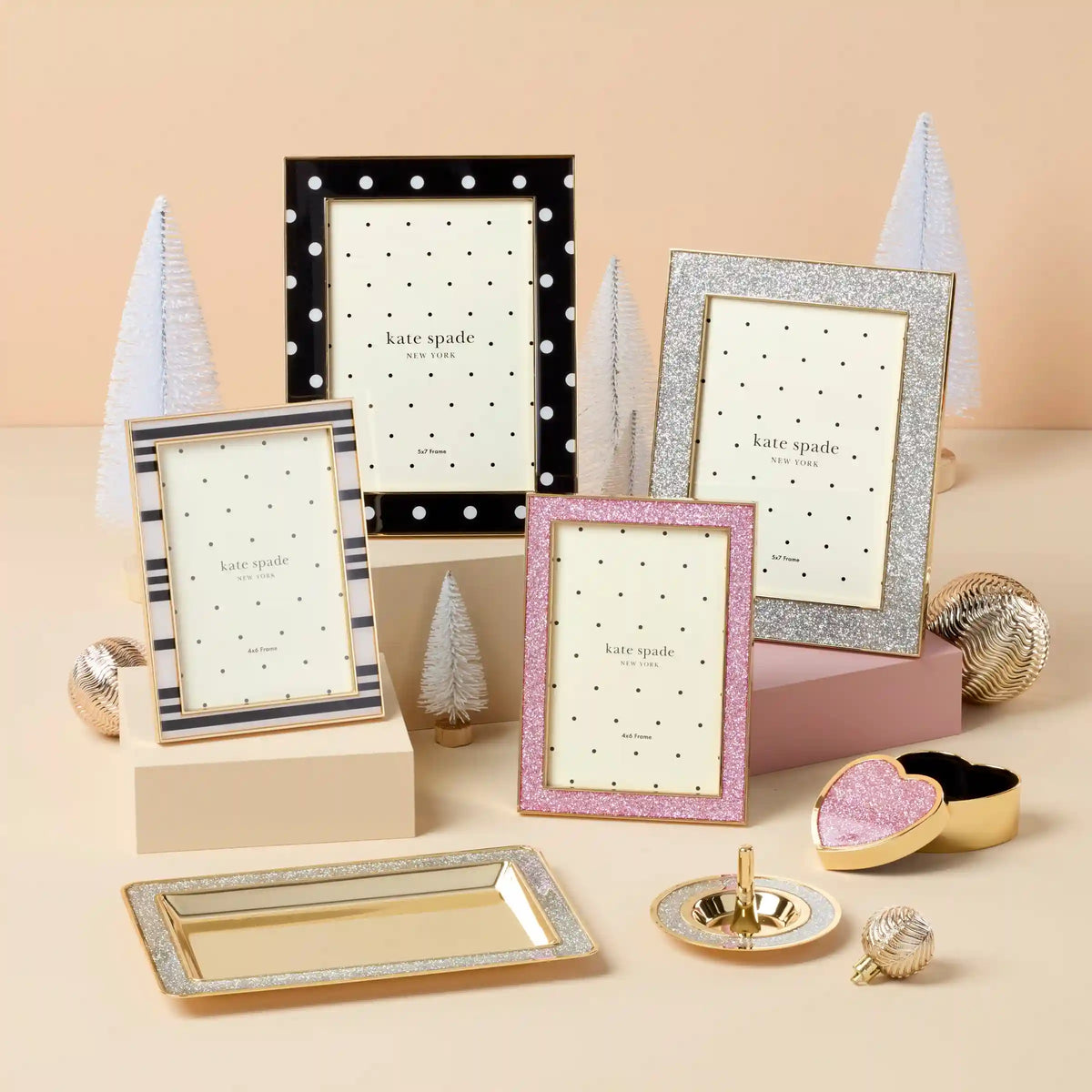 Sitting Pretty Dot 5x7 Photo Frame