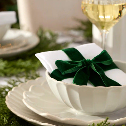 French Perle Scallop White 4-Piece Place Setting